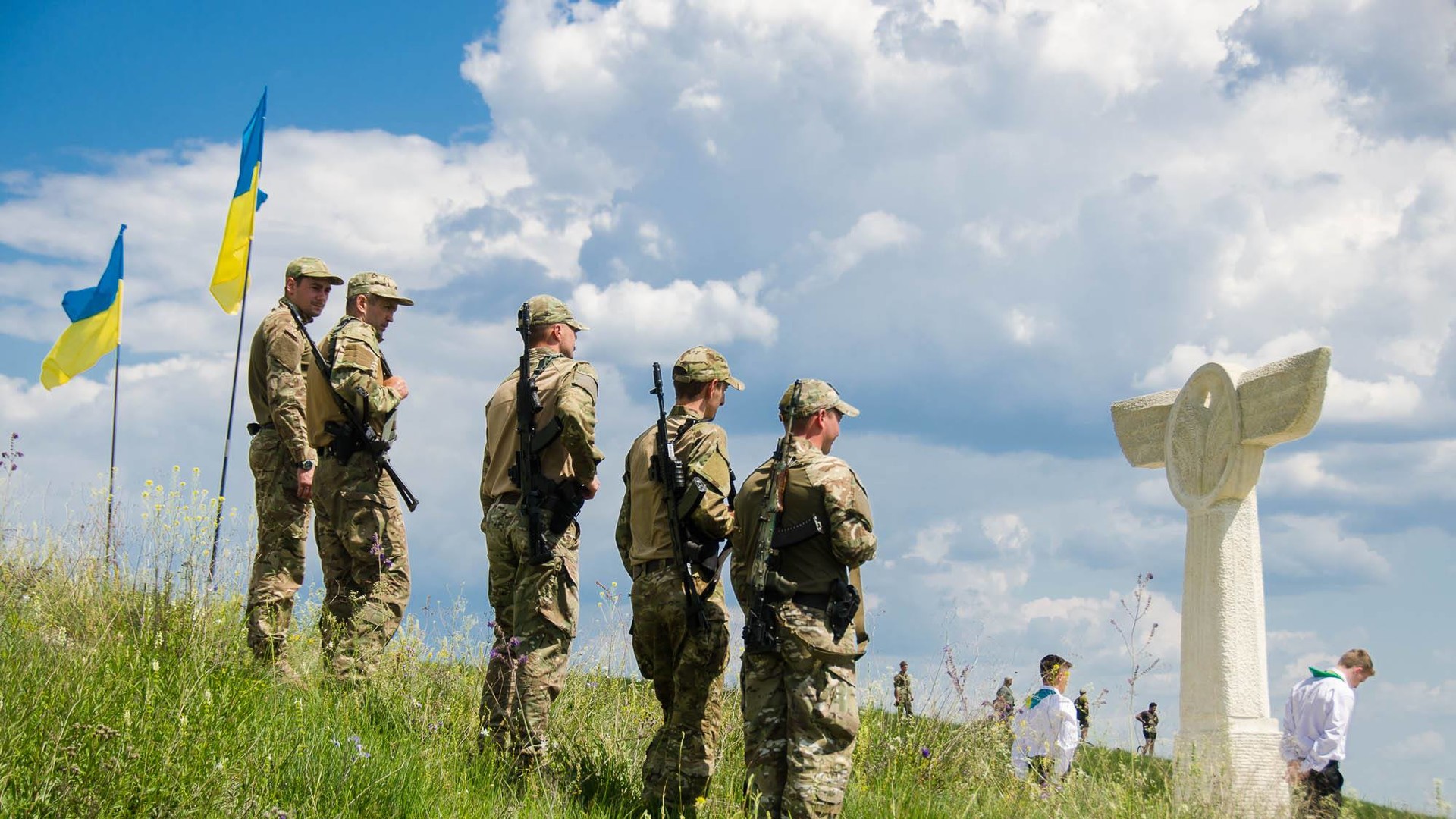 Меморіал називається "Скорботний янгол"
