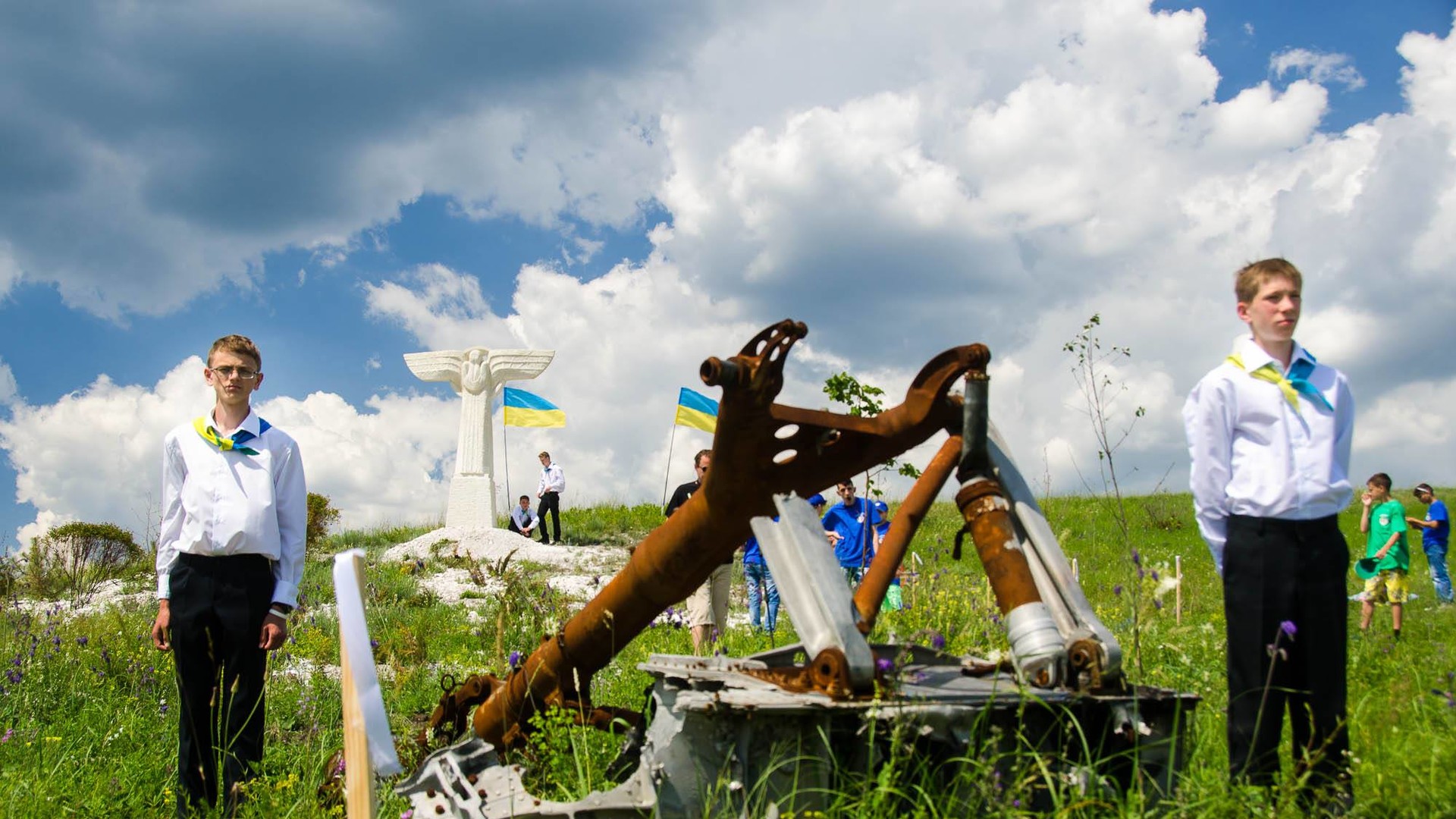 Меморіал називається "Скорботний янгол"