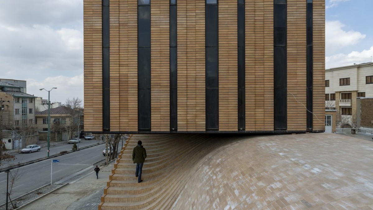 Краще офісна будівля. Хамадан, Іран. Автор Parham Taghiof