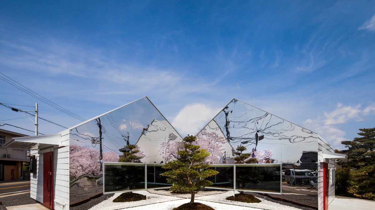 Кращий ресторан. Дзеркальний ресторан у Японії. Автор Shigetomo Mizuno