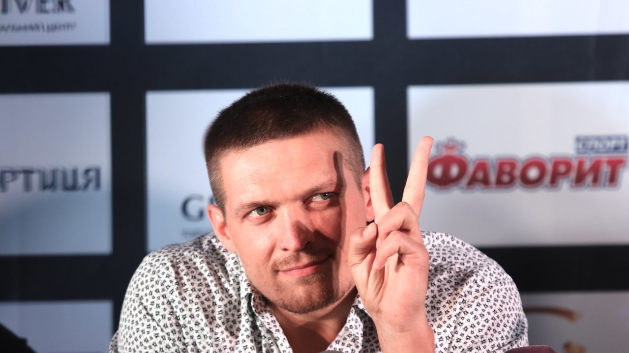 Усик готовий битися з російським чемпіоном