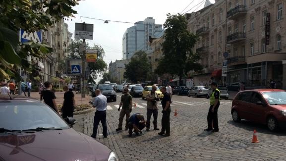 Іноземні експерти досліджують місце загибелі Павла Шеремета (фото Сергія Грішина)