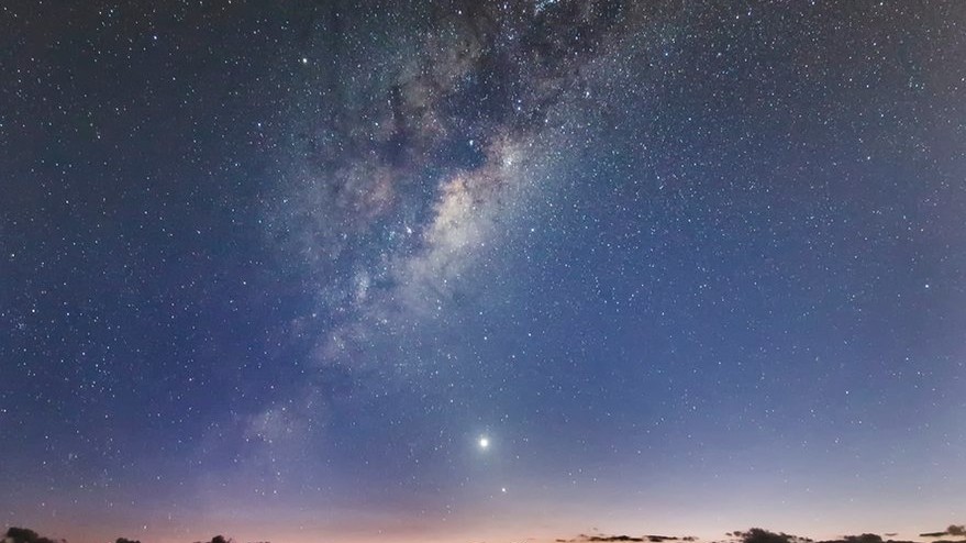 Фото Ivan Slade. Выравнивание пяти планет в феврале 2016 года, Венера, Меркурий и Млечный Путь за час до восхода