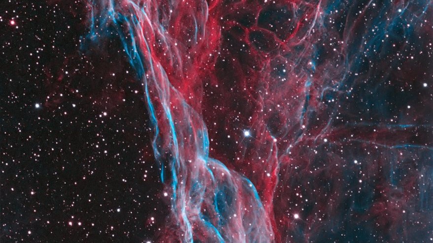 Фото Bob Franke. Треугольник Пикеринга переплетается через ночное небо.