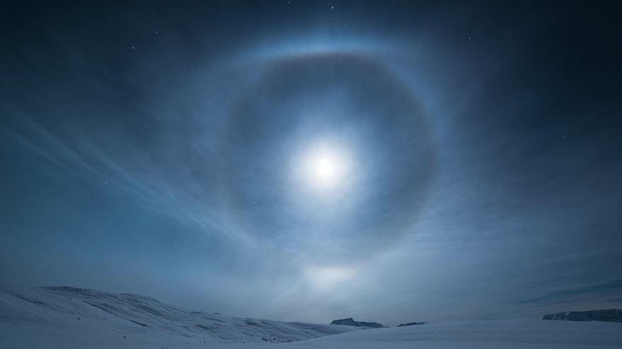 Фото Tommy Richardsen. Гало вокруг Луны.