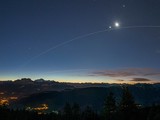 Фото Philippe Jacquot. МКС проходить під Місяцем і Венерою. Франція.
