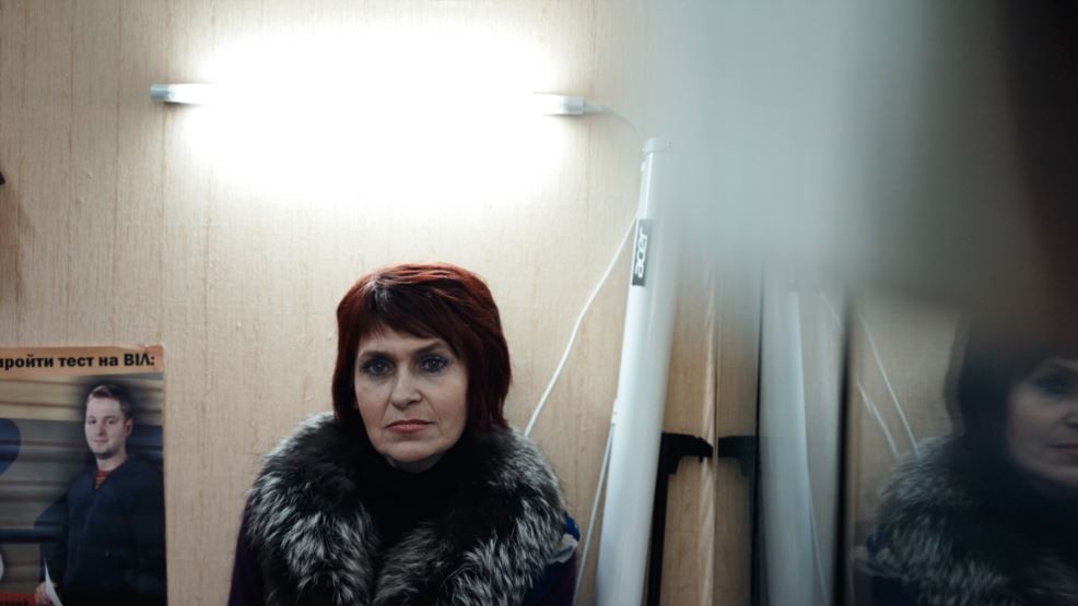 Вікторія - соціальний працівник, що працює з ВІЛ-інфікованими жінками