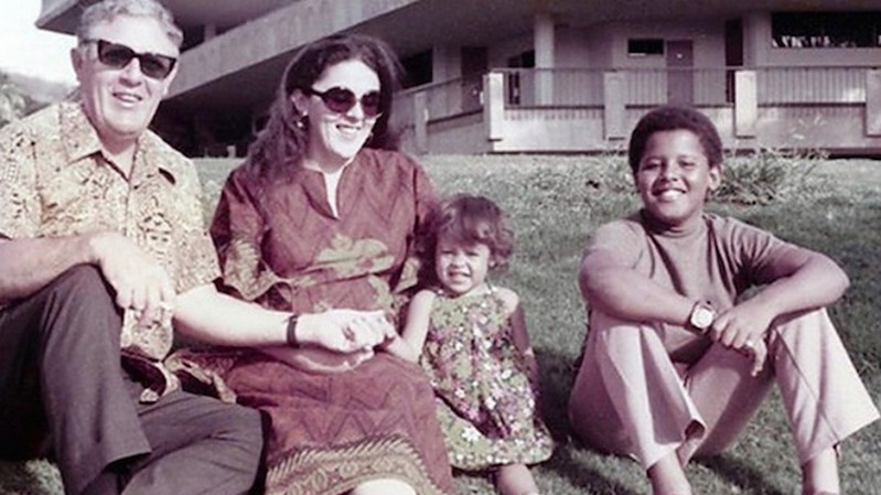 Барак Обама з матір'ю та дідом