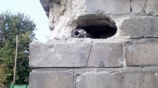 Шість житлових будинків у Мар'їнці потрапили під обстріл бойовиків