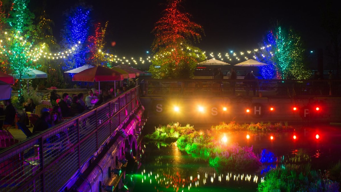 Spruce Street Harbor Park у Філадельфії,штат Пенсільванія, США. Фото
