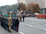 На Хрещатику проходить військовий парад