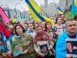 "Марш непокоренных" в Киеве состоялся после военного парада на Крещатике
