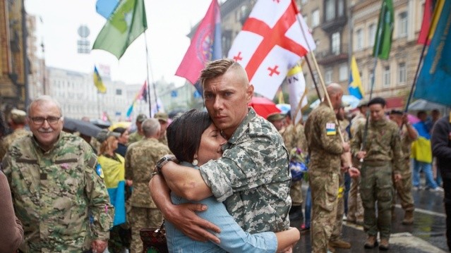 "Хода нескорених" в Києві відбулася після військового параду на Хрещатику