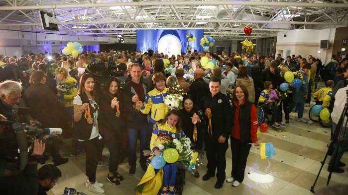 Зустріч паралімпійської збірної в аеропорту