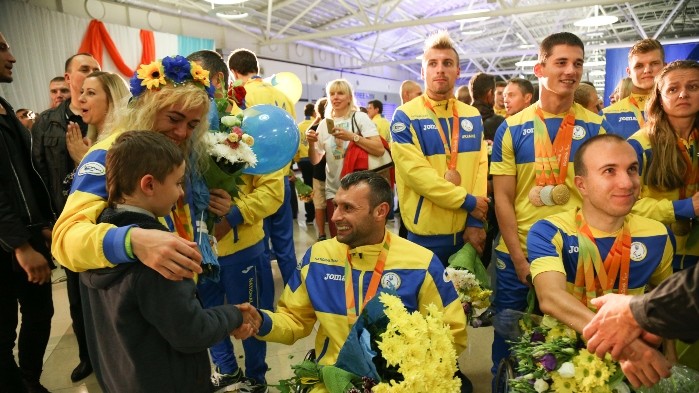 Зустріч паралімпійської збірної в аеропорту