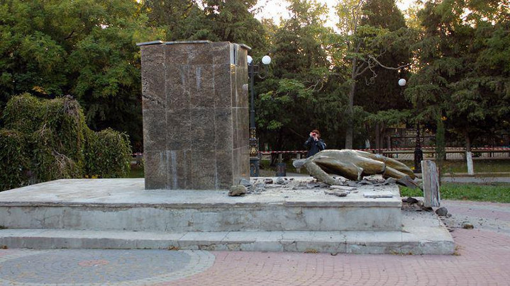 Любителів тоталітарної символіки попередили про кримінальну відповідальність