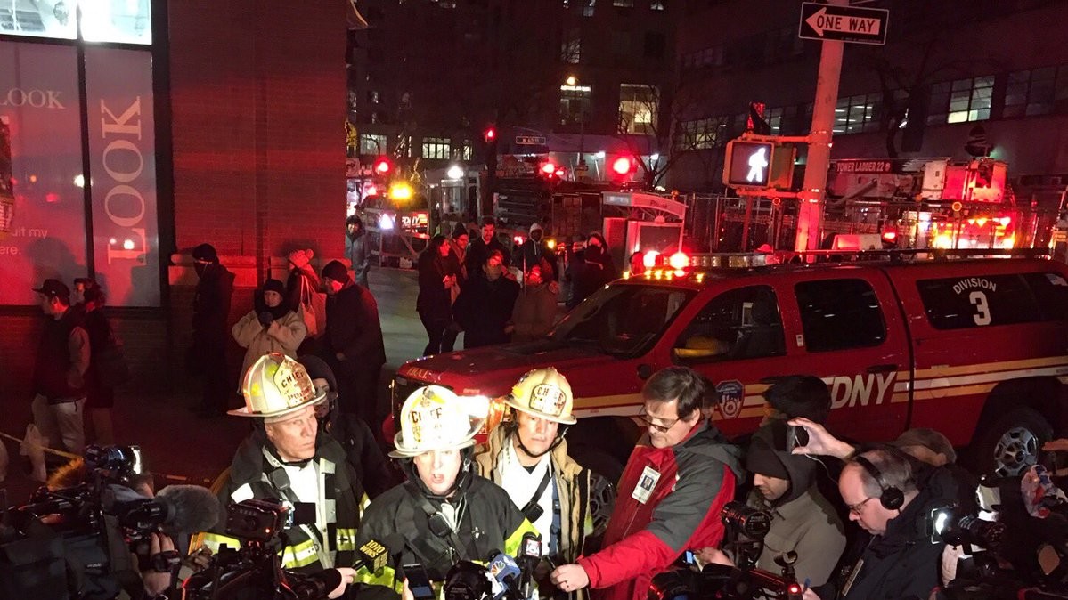 У пожежі постраждали не тільки цивільні особи, але і троє пожежників