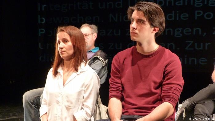 У документальній виставі "Де Схід?" актори Театру переселенця розповідають про те, що пережили особисто.