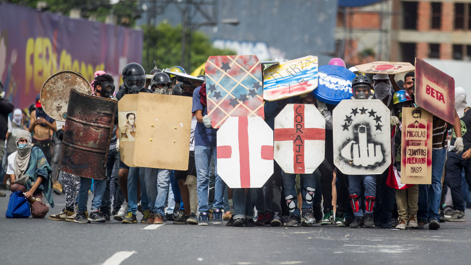 У охоплену громадянськими заворушеннями країну неможливо доправити гумдопомогу - уряд країни блокує її
