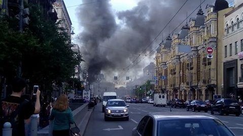 Увечері 20 червня в Києві загорілася будівля на Хрещатику