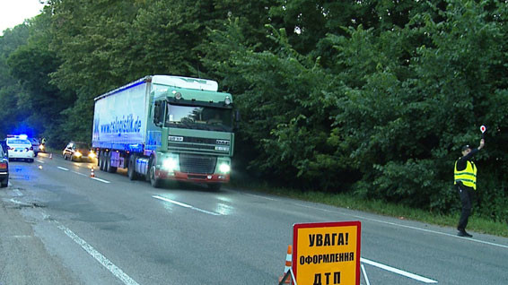 Аброськін оприлюднив статистику смертей та травмувань українців у "дорожній війні"