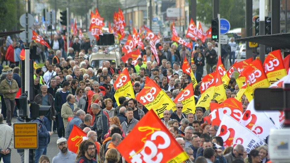 Во Франции протестуют против трудовой реформы Макрона.