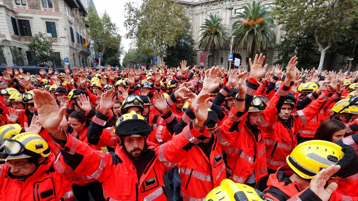 Мадрид не доплатить зарплату каталонським чиновникам за день страйку.
