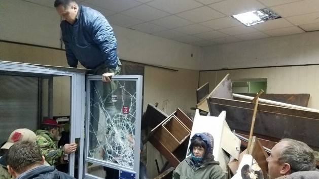 Суд заарештував шість обвинувачених у погромі