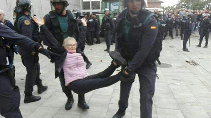 В Іспанії пролунали перші вибачення за дії поліції під час референдуму.