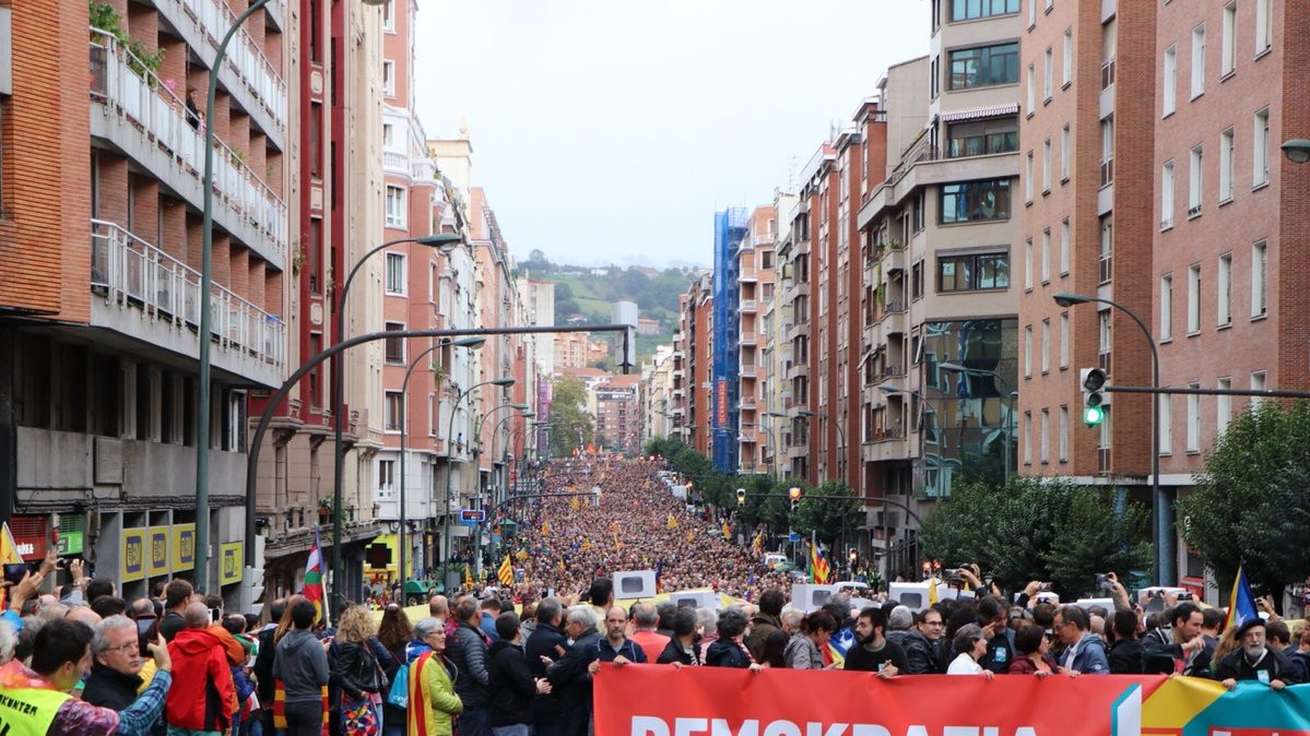 У Каталонії почалися страйки, активісти заблокували дороги.
