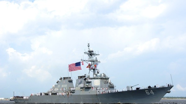 Эсминец ВМС США прибыл в Одессу