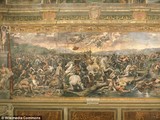 Аллегория справедливости видна справа от фрески, изображающей битву Константина с Максенцием