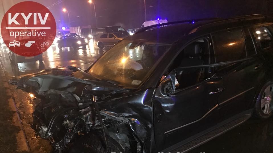У столиці в ДТП постраждали п'ять автівок і п'ятеро осіб, двоє загиблих