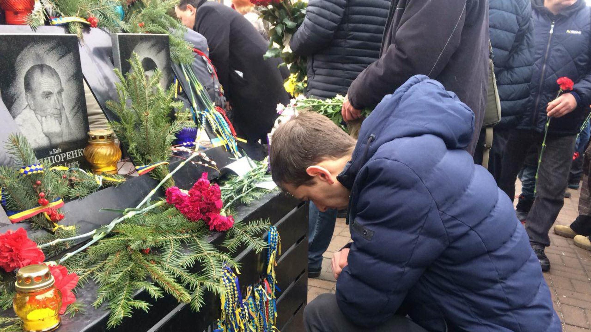 В Киеве почтили память Героев