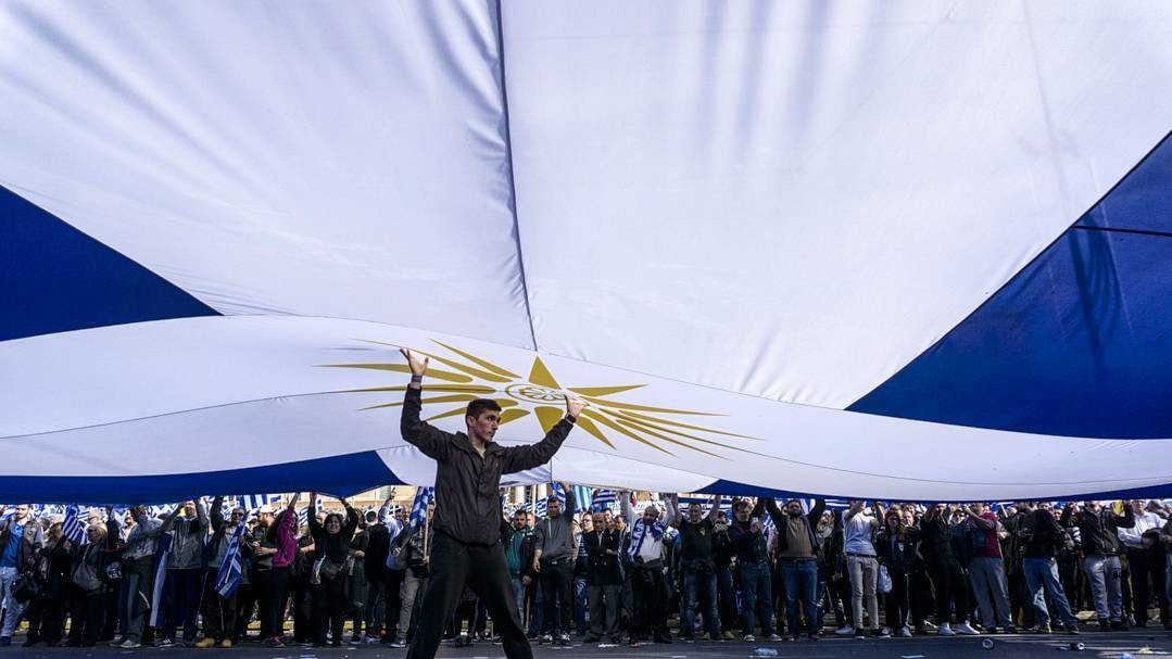 Македонія готова зробити крок до примирення з Грецією