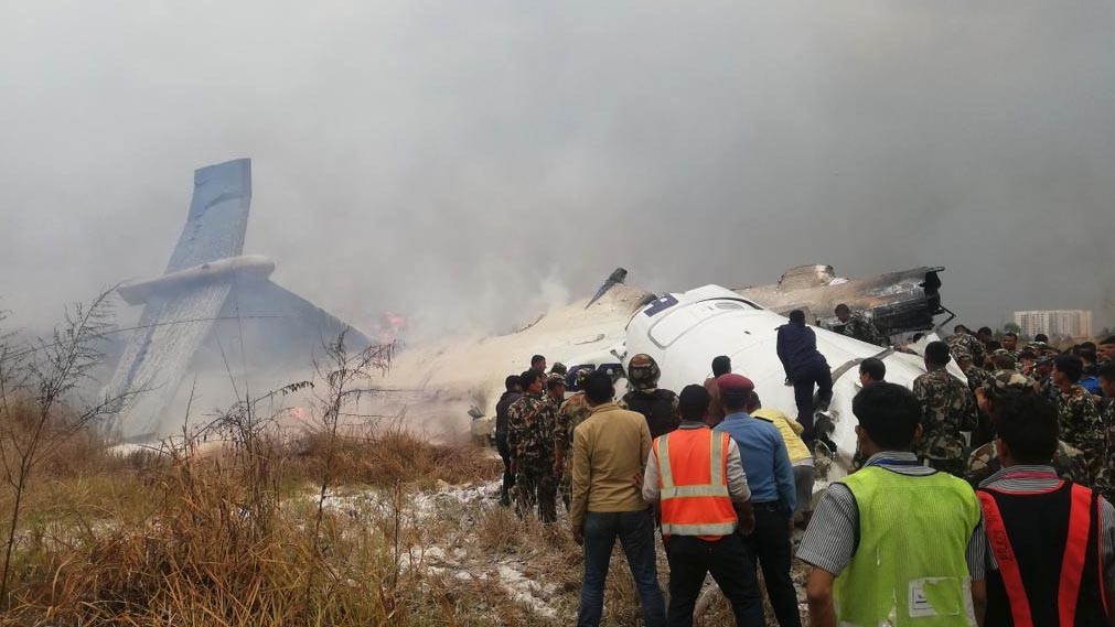 Рятувальні роботи при катастрофі літака в Катманду