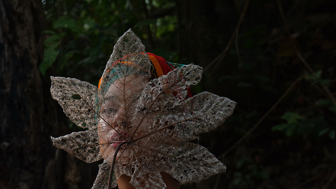 “A model holding the ribs of a dry leaf. Juan de Acosta, Atlantic, January 08 2017. Nature is a generous mother." Photo by Ruben Dario Mejia, Барранкілья, Colombia.