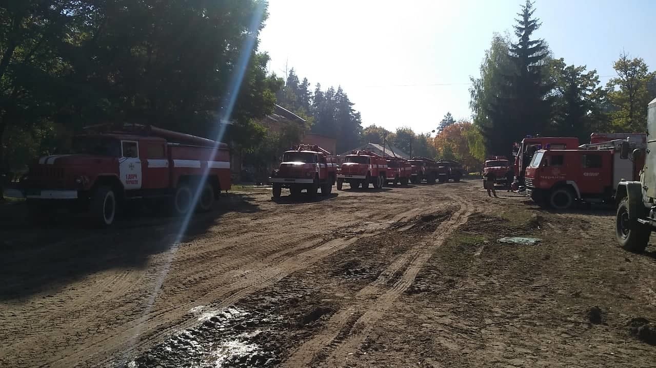У Міноборони повідомили про скорочення кількості осередків тління і зниження інтенсивності вибухів на арсеналі під Ічнею