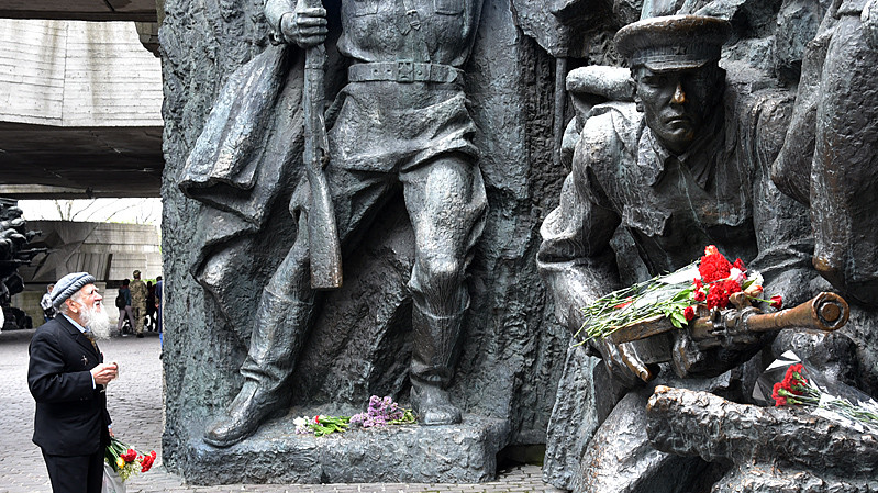 Однак різні заходи все ж таки відбудуться