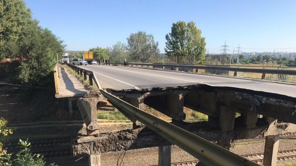 Правоохранительные выясняют обстоятельства обрушения моста