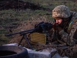 Українські військовослужбовці контролюють обстановку в зоні ООС