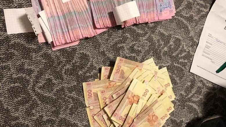 Частину крадених грошей знайшли у будинках підозрюваних