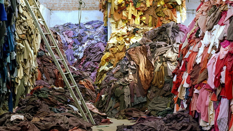 Fast Fashion. The dark side of fashion