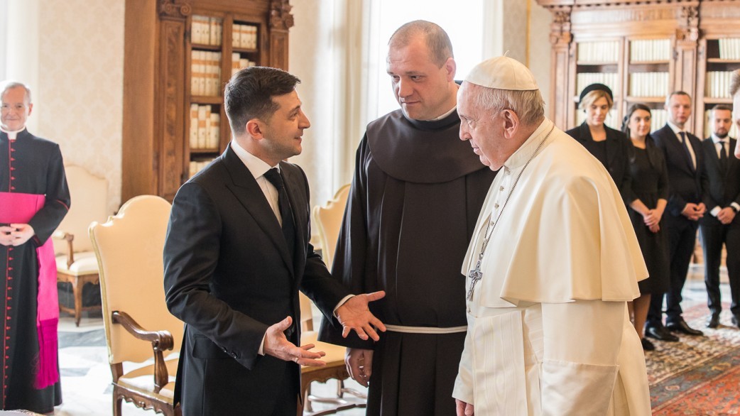 Зеленський підтвердив запрошення Папі Франциску здійснити візит в Україну