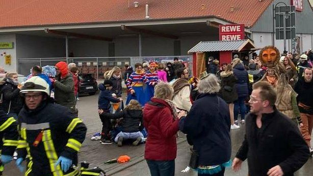 Унаслідок наїзду постраждали понад 60 людей