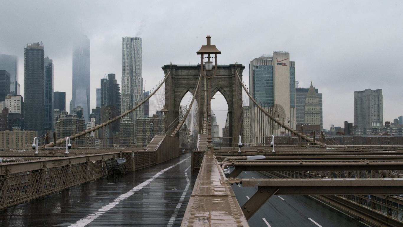 Бруклинский мост в Нью-Йорке