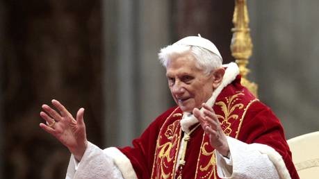 Решение Папы вызвало среди католиков не только удивление, но и чувство уважения к его поступку.