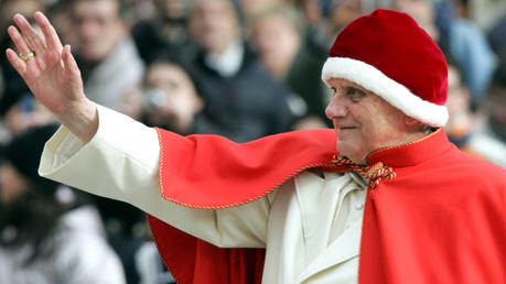 Став 265-м Папой римским по счету и одним из самых пожилых по возрасту.