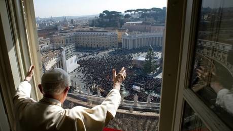 По словам Папы, он решил отказаться от понтификата для "блага церкви".