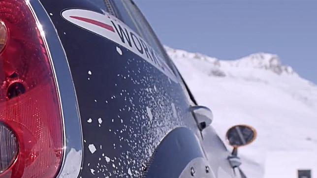 Трюк выполнялся на раллийном болиде Mini Countryman